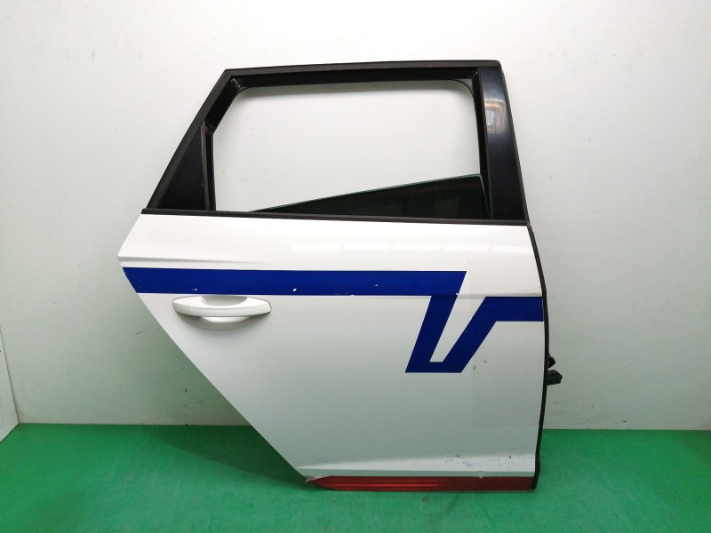 Recambio de puerta trasera derecha para seat leon st (5f8) 2.0 tdi referencia OEM IAM 5F4833056 OBSERVAR FOTOS Recambio de puerta trasera derecha para seat leon st (5f8) 2.0 tdi referencia OEM IAM 5F4833056 OBSERVAR FOTOS