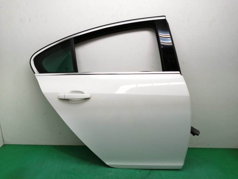 Recambio de puerta trasera derecha para opel insignia berlina 2.0 16v cdti referencia OEM IAM  OBSERVAR FOTOS 