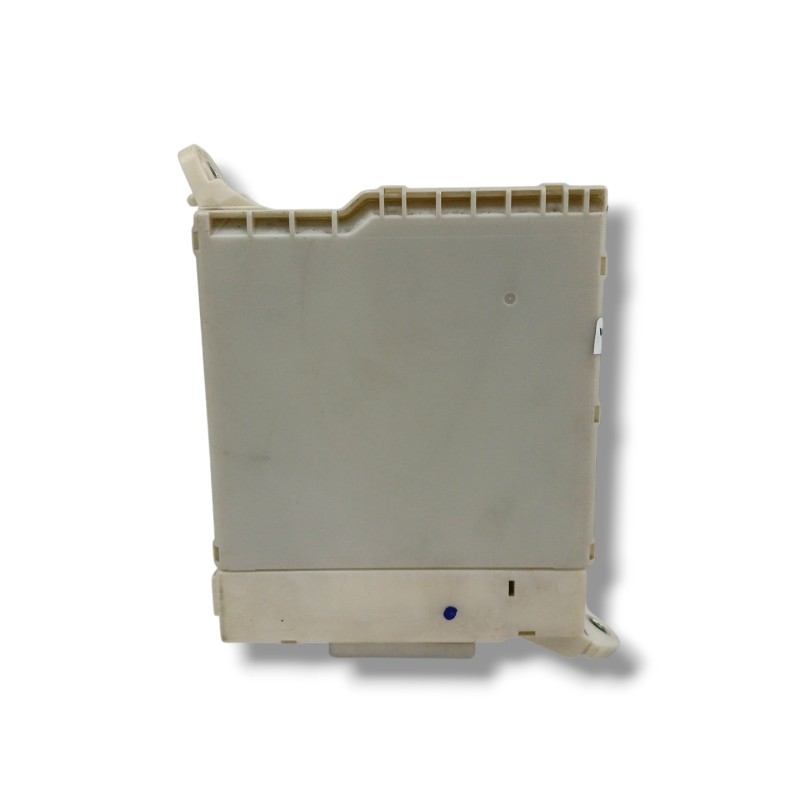 CAJA RELES / FUSIBLES