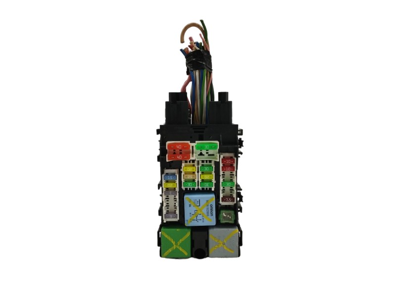 Recambio de caja reles / fusibles para peugeot 5008 1.2 12v e-thp referencia OEM IAM 9665492680  
