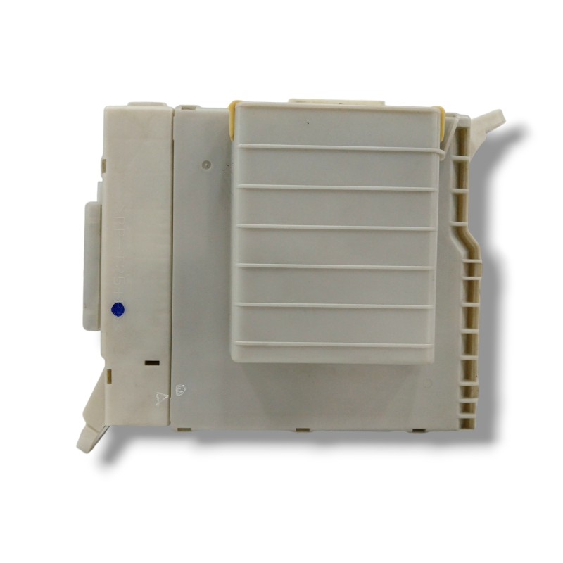 CAJA RELES / FUSIBLES