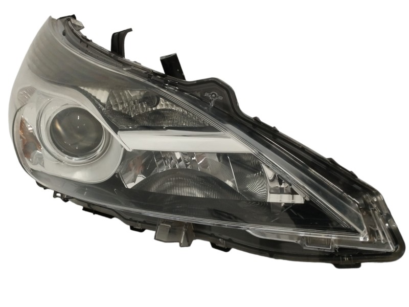 Recambio de faro derecho para toyota verso 1.6 16v cat referencia OEM IAM 811100F16100 OBSERVAR FOTOS 