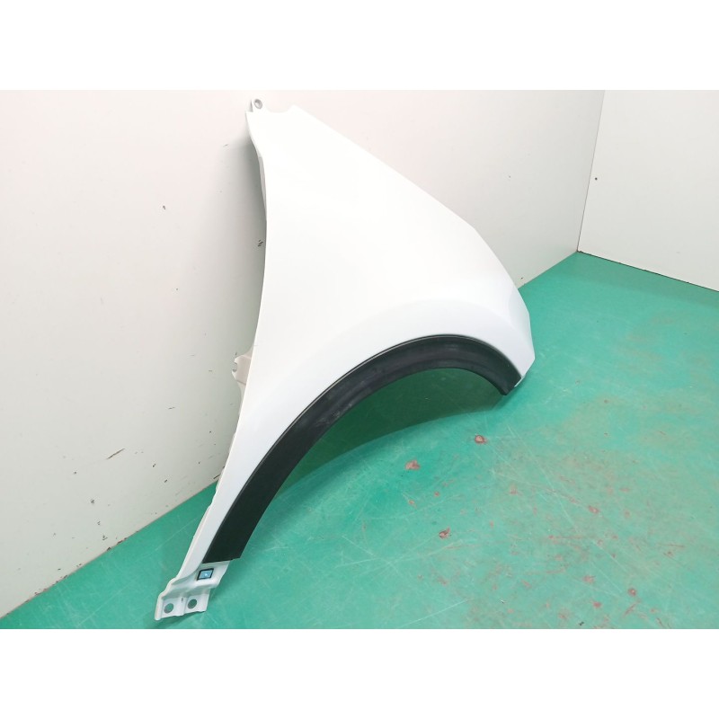 ALETA DELANTERA DERECHA