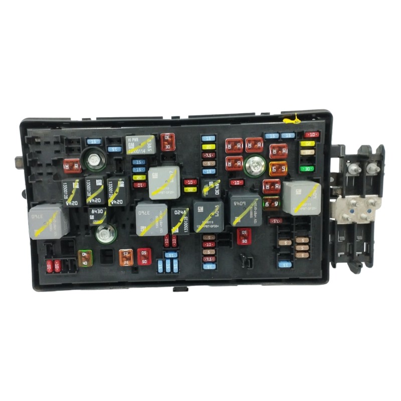 Recambio de caja reles / fusibles para opel insignia berlina 2.0 16v cdti referencia OEM IAM 1334347901  