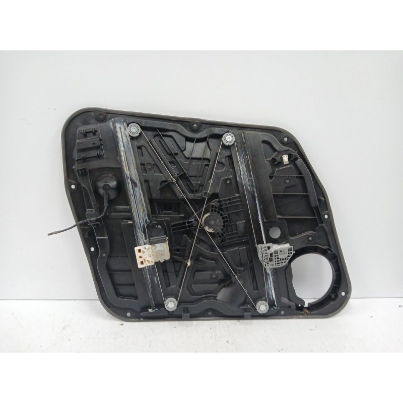 ELEVALUNAS DELANTERO DERECHO