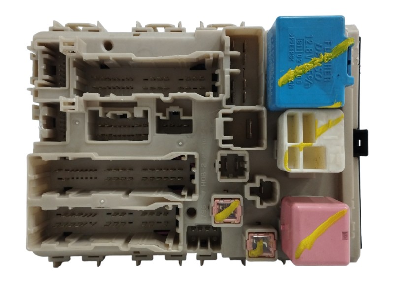 Recambio de caja reles / fusibles para toyota verso 1.6 16v cat referencia OEM IAM 827300F290 350914B18 