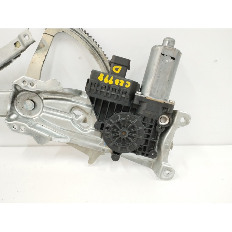 ELEVALUNAS DELANTERO DERECHO 13100418