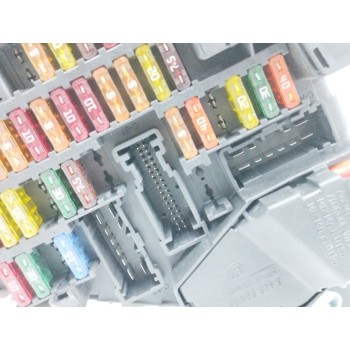 Recambio de caja reles / fusibles para bmw serie 5 berlina (e60) 2.5 24v turbodiesel cat referencia OEM IAM 690658806 518811047 