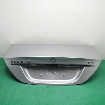 TAPA MALETERO NECESITA REPARACION 