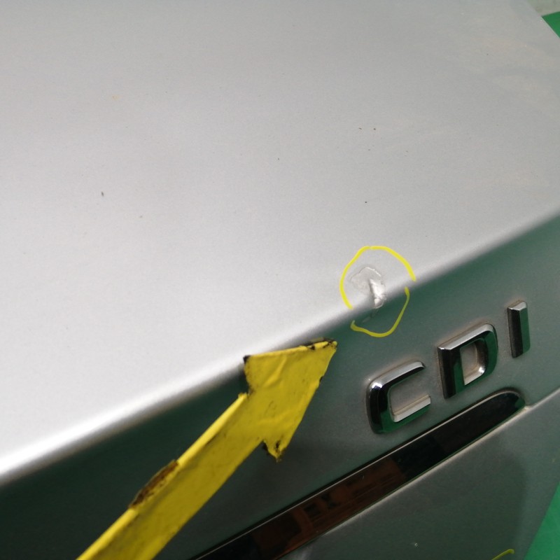 TAPA MALETERO NECESITA REPARACION