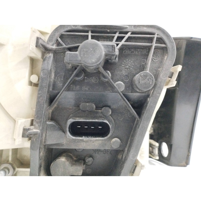 PILOTO TRASERO DERECHO 28258002