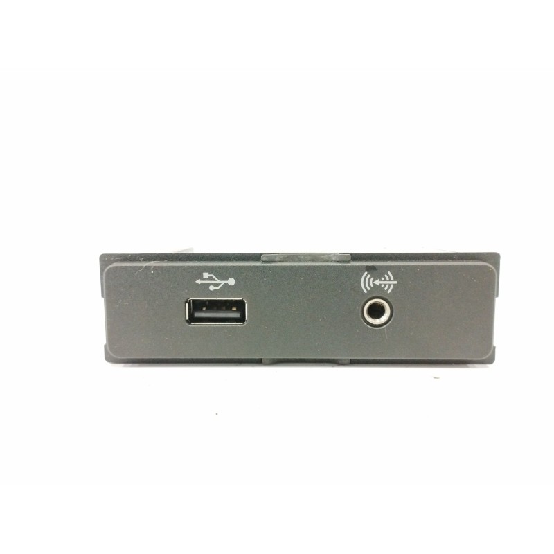 Recambio de modulo electronico para seat leon st (5f8) 2.0 tdi referencia OEM IAM 575035222 PUERTO USB Y AUXILIAR 