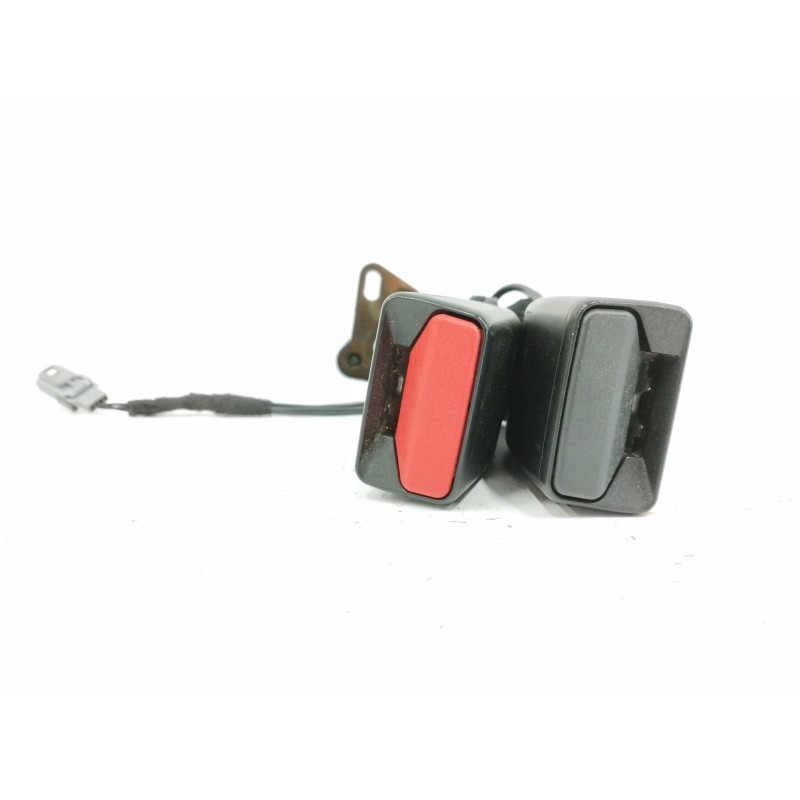 Recambio de enganche cinturon izquierdo para renault clio iv 0.9 referencia OEM IAM 878176563R TRASERO 