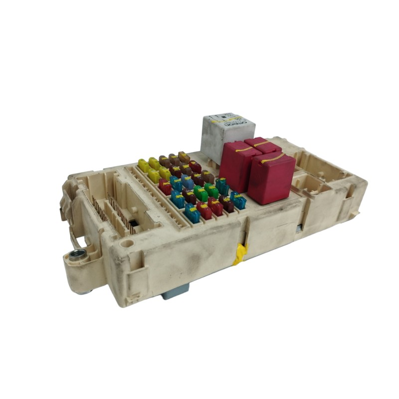 CAJA RELES / FUSIBLES