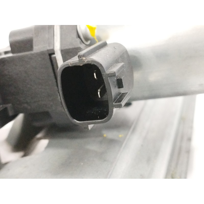 ELEVALUNAS TRASERO DERECHO