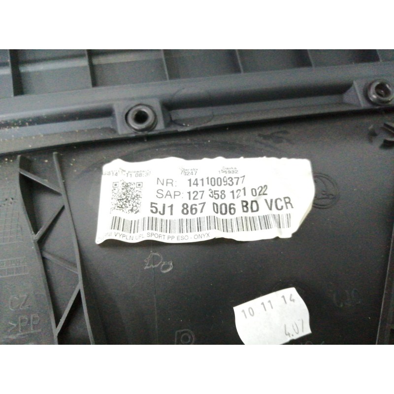 GUARNECIDO PUERTA DELANTERA DERECHA NEGRO