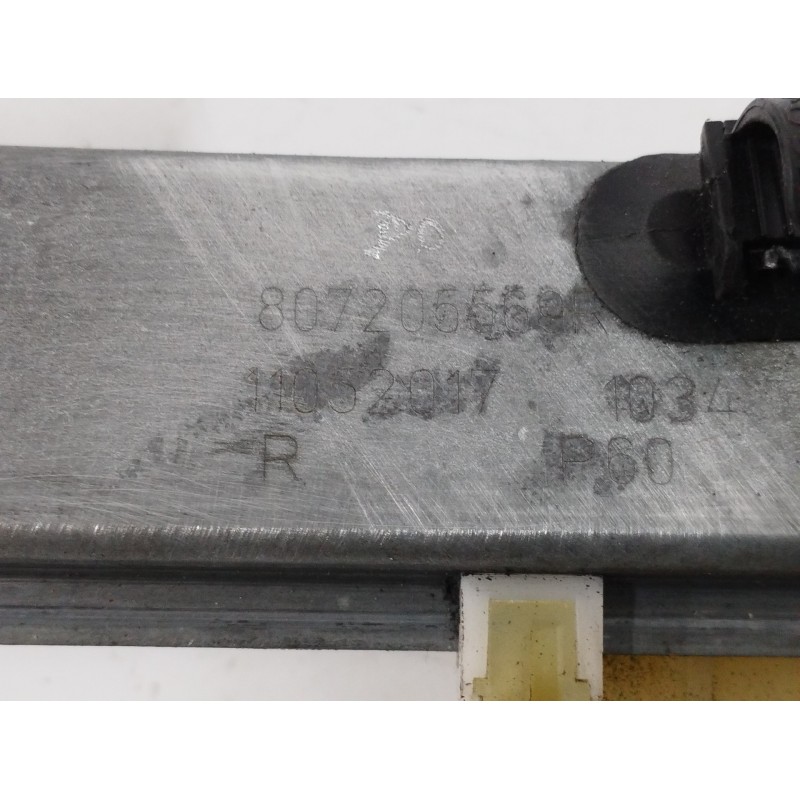 ELEVALUNAS DELANTERO DERECHO