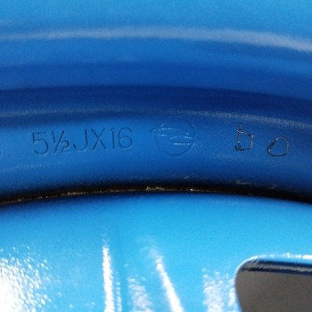 Recambio de neumatico repuesto para ssangyong actyon 2.0 td cat referencia OEM IAM 4173031700 5,5JX16 5H 5X130