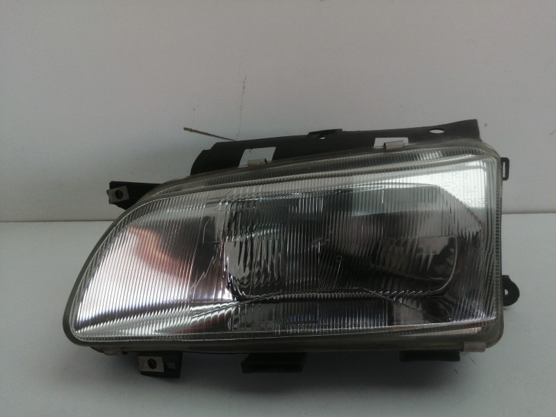 Recambio de faro izquierdo para peugeot partner (s1) 1.9 diesel referencia OEM IAM   