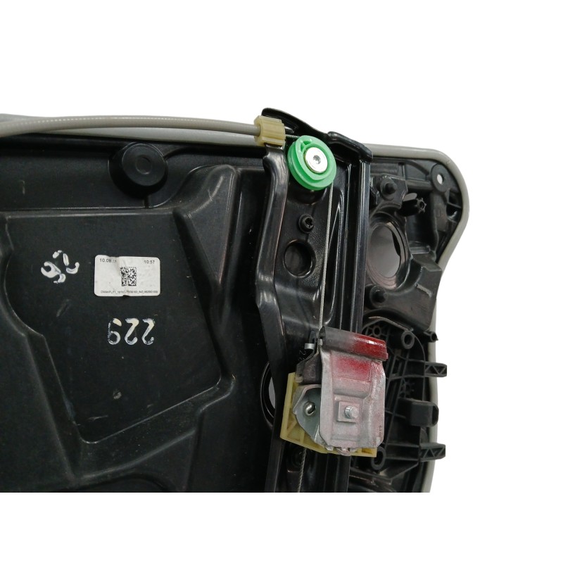 ELEVALUNAS DELANTERO IZQUIERDO SIN MOTOR