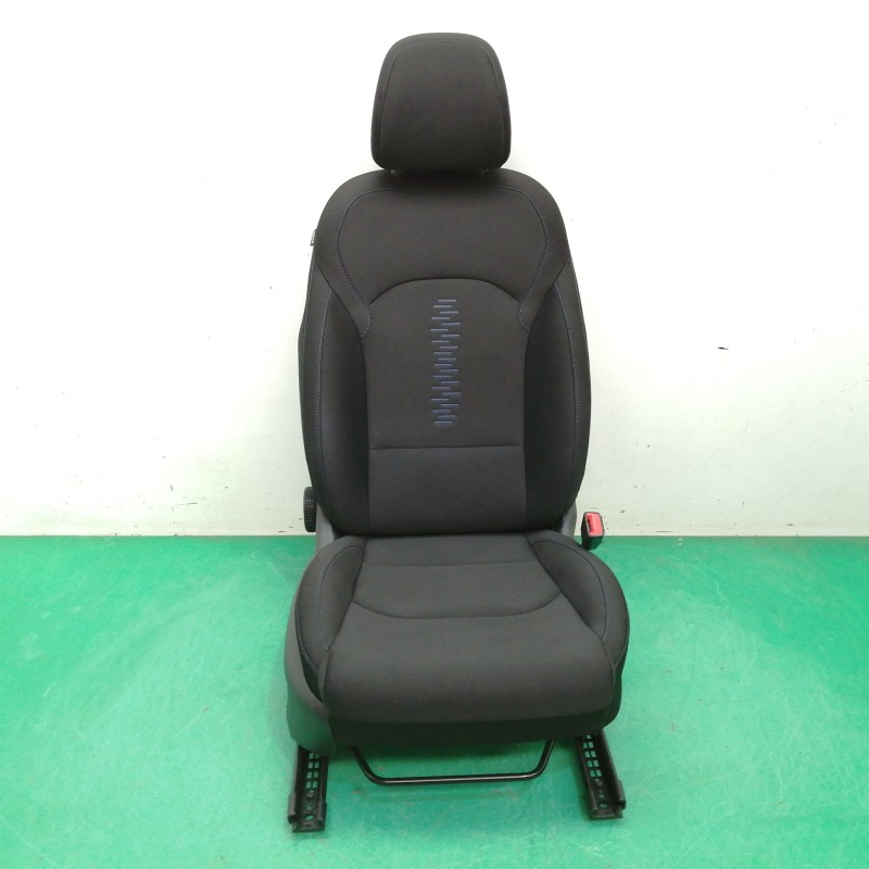 Recambio de asiento delantero derecho para hyundai i30 fastback tecno referencia OEM IAM   