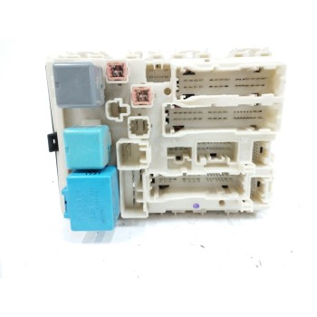 Recambio de caja reles / fusibles para toyota yaris (_p9_) 1.3 vvt-i (scp90_) referencia OEM IAM 8273052700  