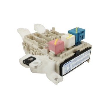 Recambio de caja reles / fusibles para toyota verso 1.6 16v cat referencia OEM IAM 827300F051C  