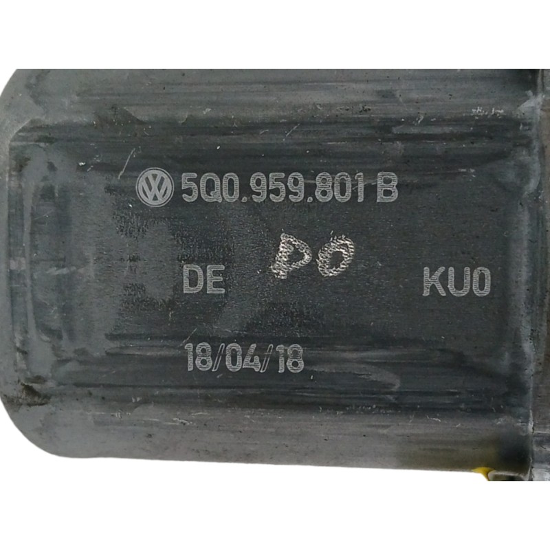 ELEVALUNAS DELANTERO IZQUIERDO