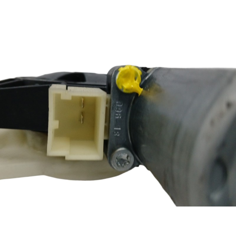 ELEVALUNAS DELANTERO DERECHO