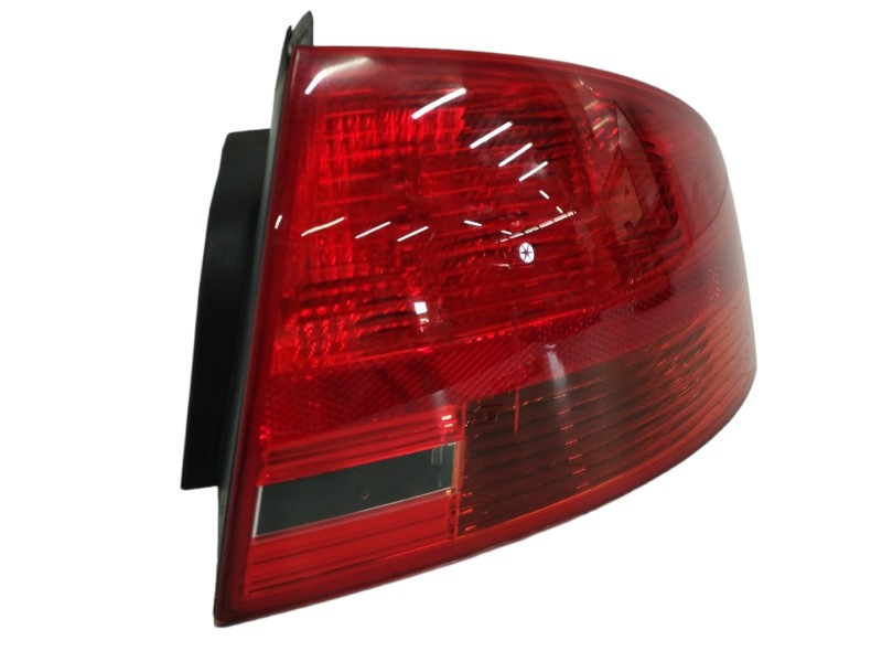 Recambio de piloto trasero derecho para audi a4 berlina (8e) 2.0 16v tfsi referencia OEM IAM 8E5945096  