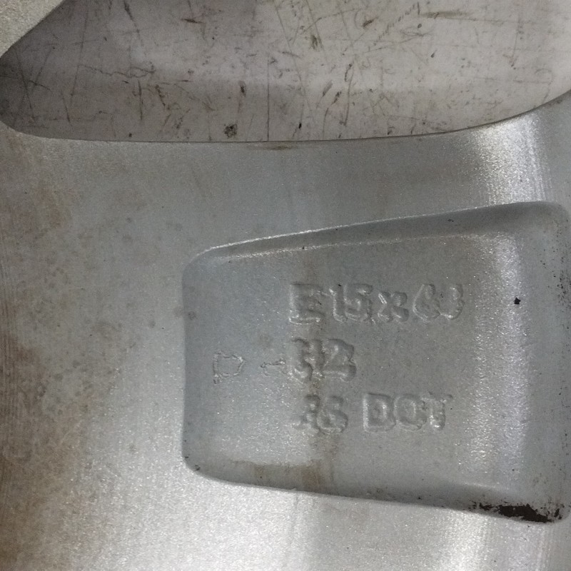 LLANTA E15X6JH2 46DOT 4H 4X115