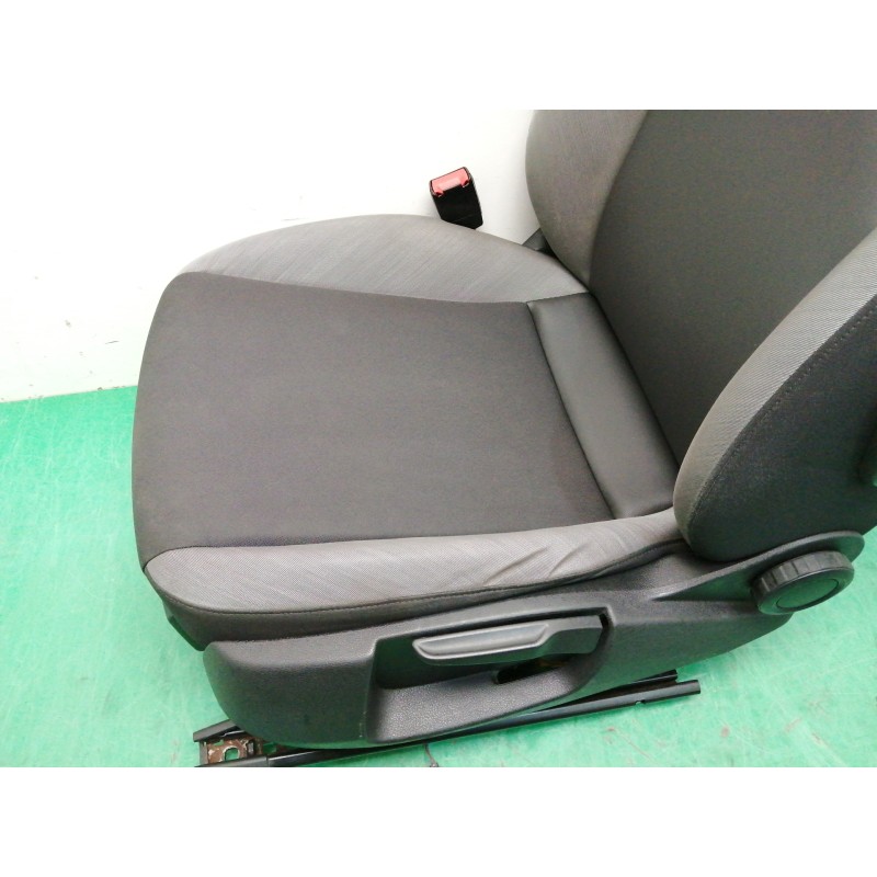 ASIENTO DELANTERO IZQUIERDO