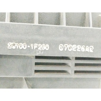 Recambio de filtro aire para kia sportage 2.0 crdi referencia OEM IAM 281001F250  