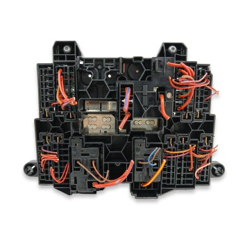 Recambio de caja reles / fusibles para mercedes-benz clase a sedán (v177) a 200 d (177.112) referencia OEM IAM A1779061002  