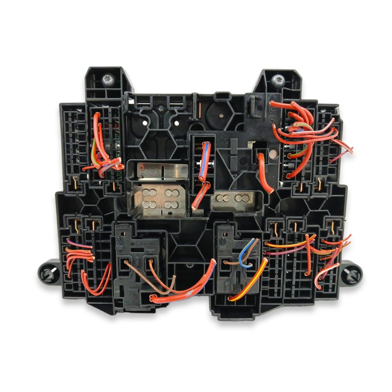 CAJA RELES / FUSIBLES