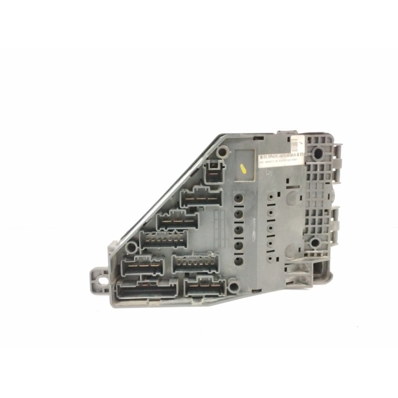 CAJA RELES / FUSIBLES