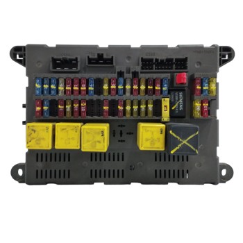 CAJA RELES / FUSIBLES 