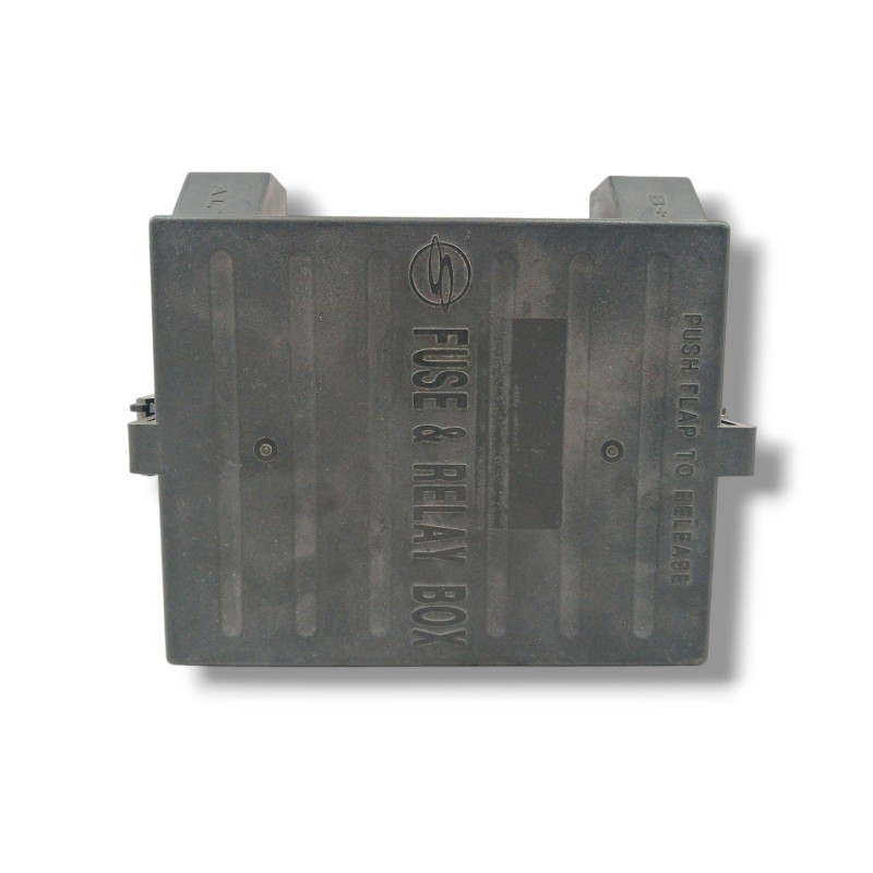 CAJA RELES / FUSIBLES