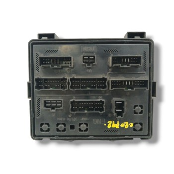 Recambio de caja reles / fusibles para ssangyong rodius xdi referencia OEM IAM 8234021120  