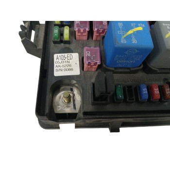 Recambio de caja reles / fusibles para ssangyong rodius xdi referencia OEM IAM 8234021120  