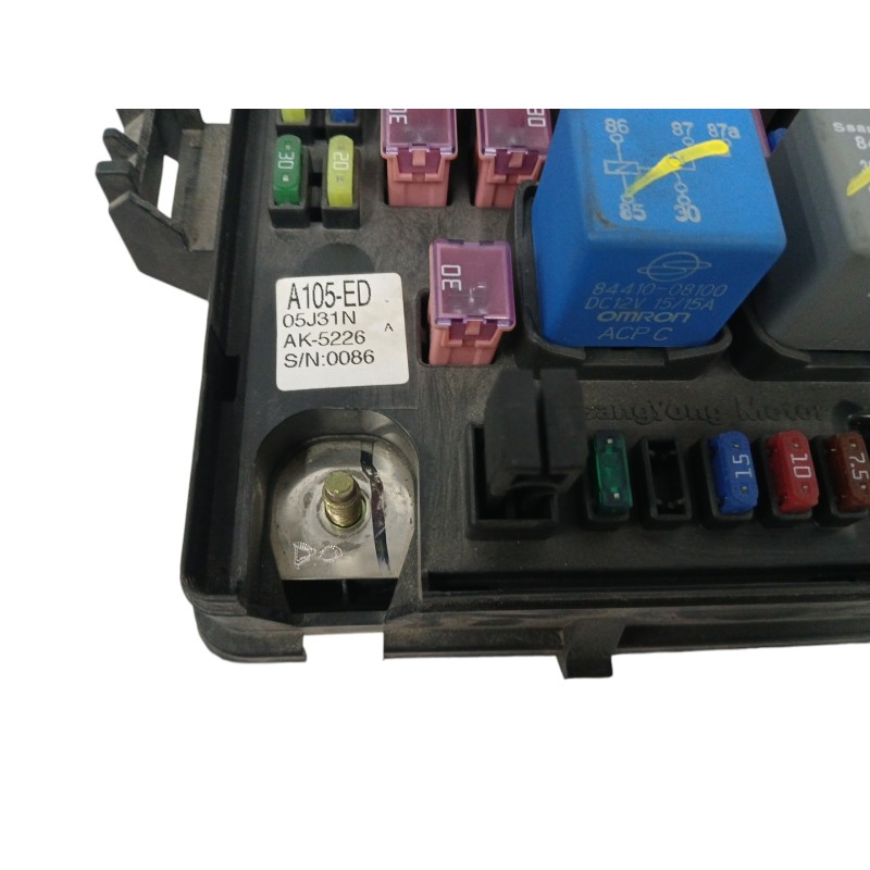 CAJA RELES / FUSIBLES