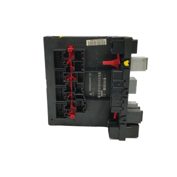 CAJA RELES / FUSIBLES 1K0937049T F005V00497 