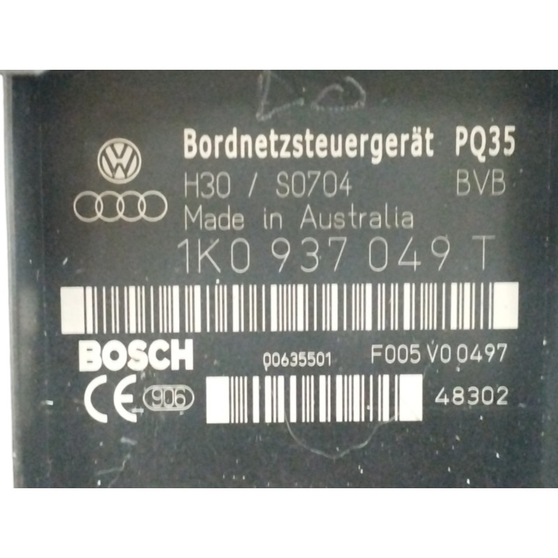 CAJA RELES / FUSIBLES F005V00497