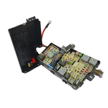 Recambio de caja reles / fusibles para volvo v40 1.6 diesel cat referencia OEM IAM AV6T14A067AC  