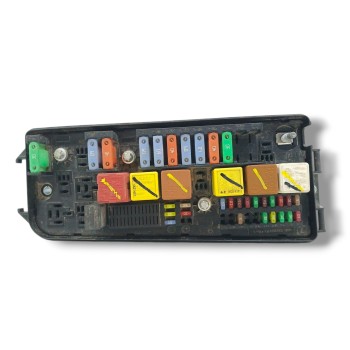 CAJA RELES / FUSIBLES 13205795 