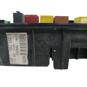 Recambio de caja reles / fusibles para opel vectra c berlina 3.0 v6 cdti cat (z 30 dt / ldh) referencia OEM IAM 13205795  