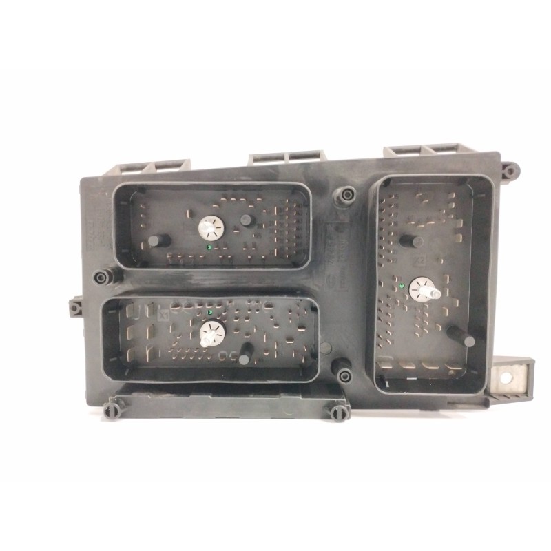 CAJA RELES / FUSIBLES 5DK00866838