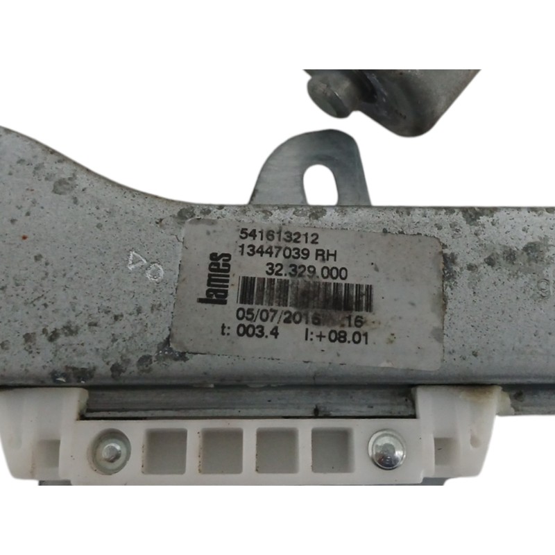 ELEVALUNAS DELANTERO DERECHO