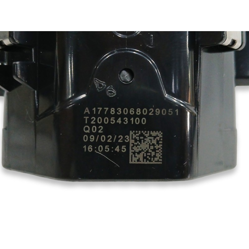 REJILLA AIREADORA LADO DERECHO