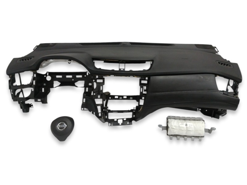 Recambio de salpicadero para nissan x-trail (t32) 1.3 16v cat referencia OEM IAM 682004CC0A 34236210B 0080P1110026 Recambio de salpicadero para nissan x-trail (t32) 1.3 16v cat referencia OEM IAM 682004CC0A 34236210B 0080P1110026